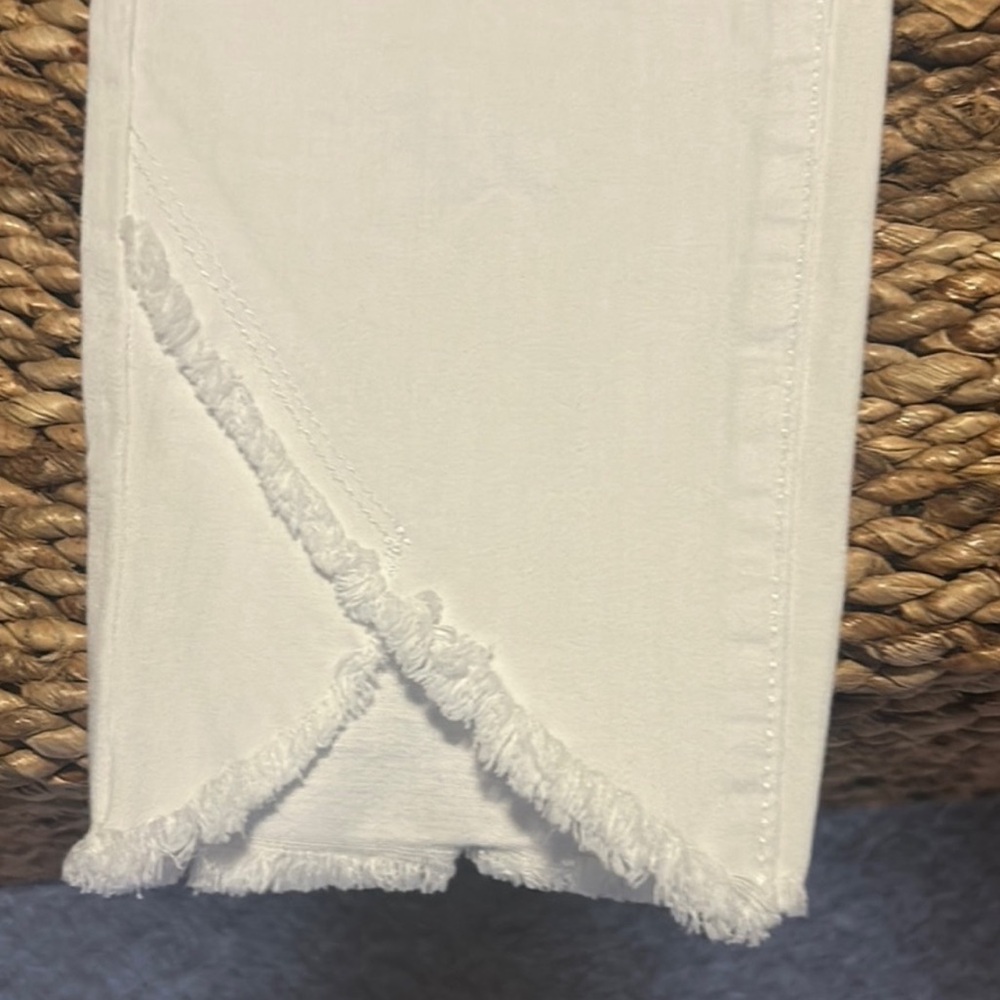 Judy Blue Skinny Fit Frayed Bottom Jeans - Picture 3 of 9